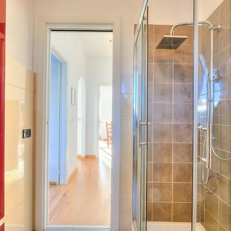 아파트 Dolce Orizzonte: 2 Balconies, 50 Meters From The Maggiore - Happy